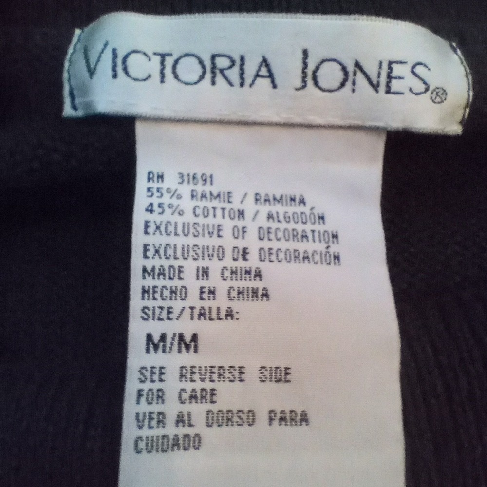 Victoria Jones Christmas Holiday‎ Sweater Tunic Holly Berries Beaded Size Medium - Picture 7 of 12